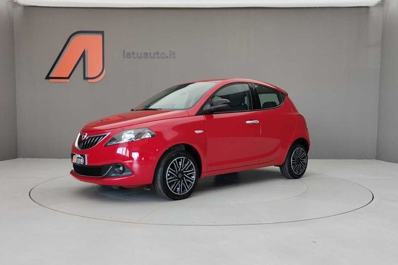 YPSILON 1.0 70CV HYBRID GOLD MY23